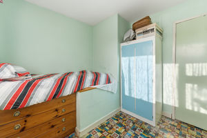 Photo 25- click for photo gallery